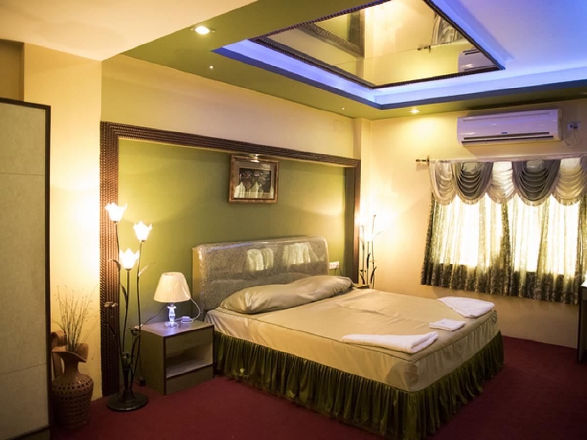 Hotel Sunshine Baharampur Экстерьер фото