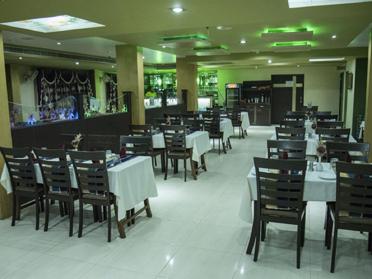 Hotel Sunshine Baharampur Экстерьер фото