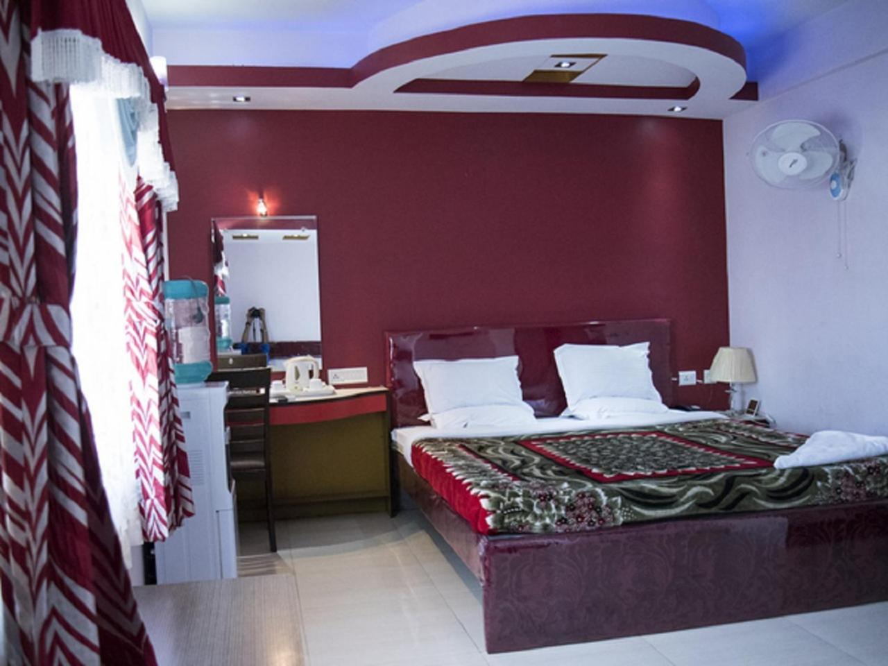 Hotel Sunshine Baharampur Экстерьер фото