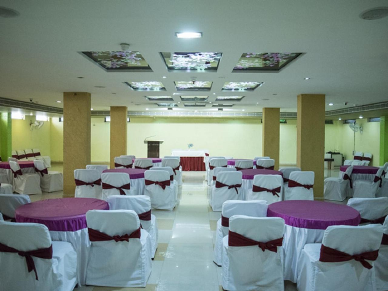 Hotel Sunshine Baharampur Экстерьер фото