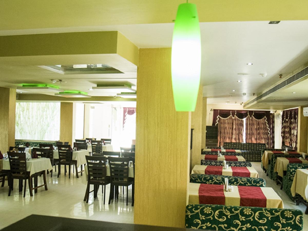 Hotel Sunshine Baharampur Экстерьер фото