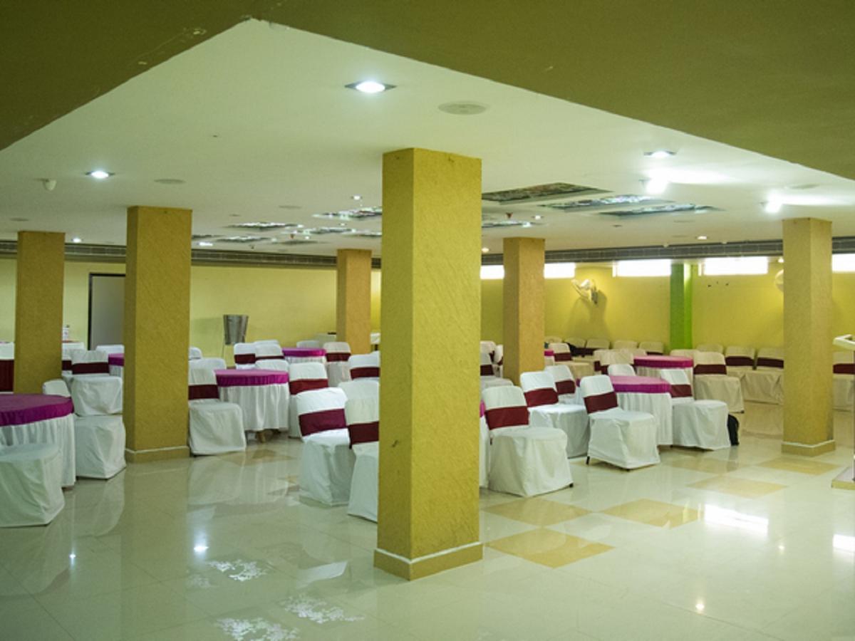 Hotel Sunshine Baharampur Экстерьер фото