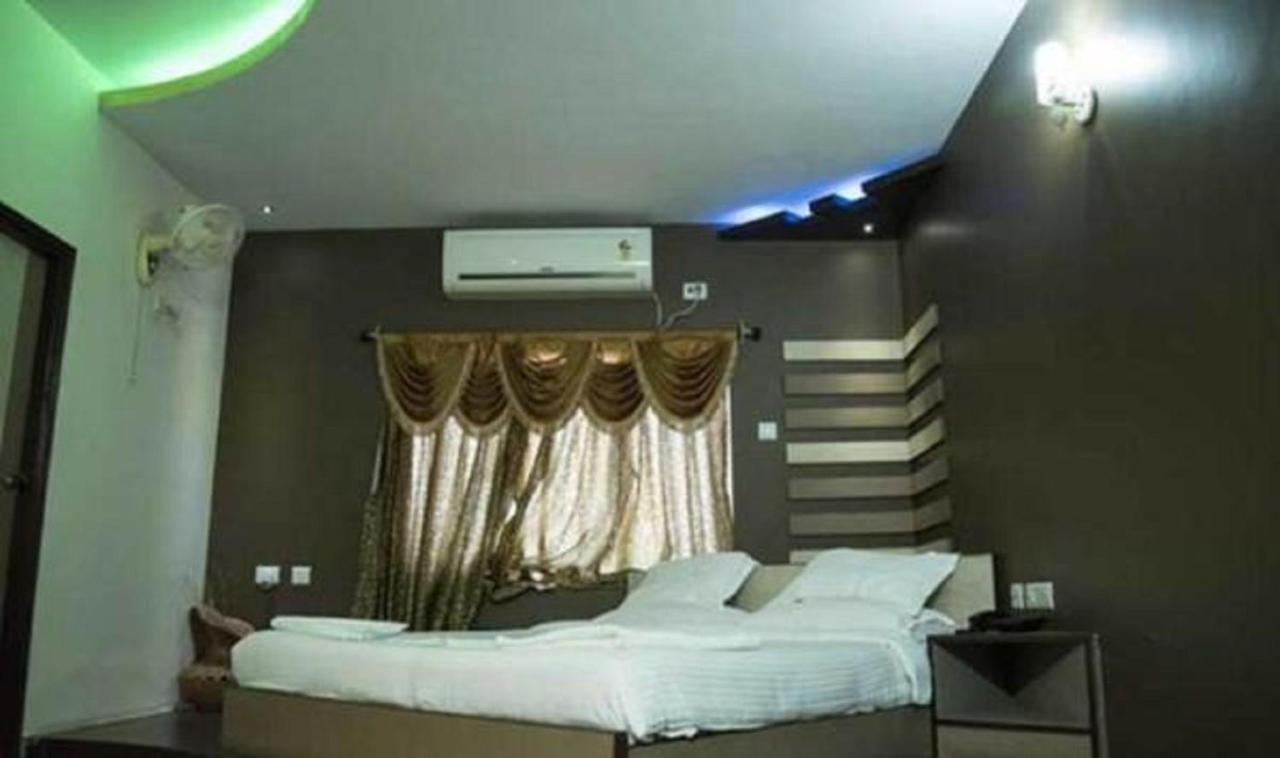Hotel Sunshine Baharampur Экстерьер фото